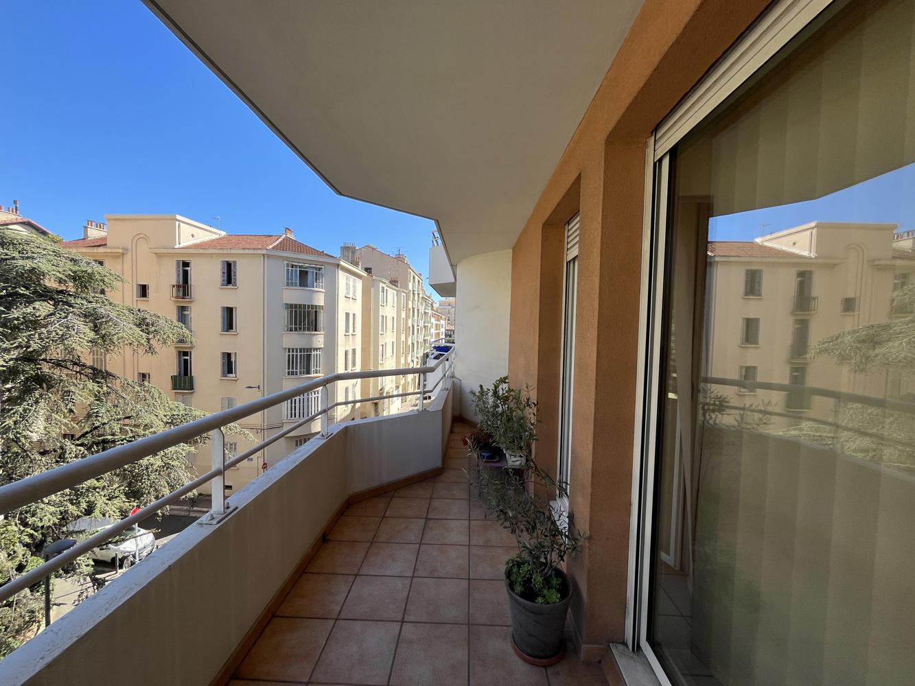 Viager occupé – Marseille 5e (Le Camas) – Appartement T4 avec box fermé